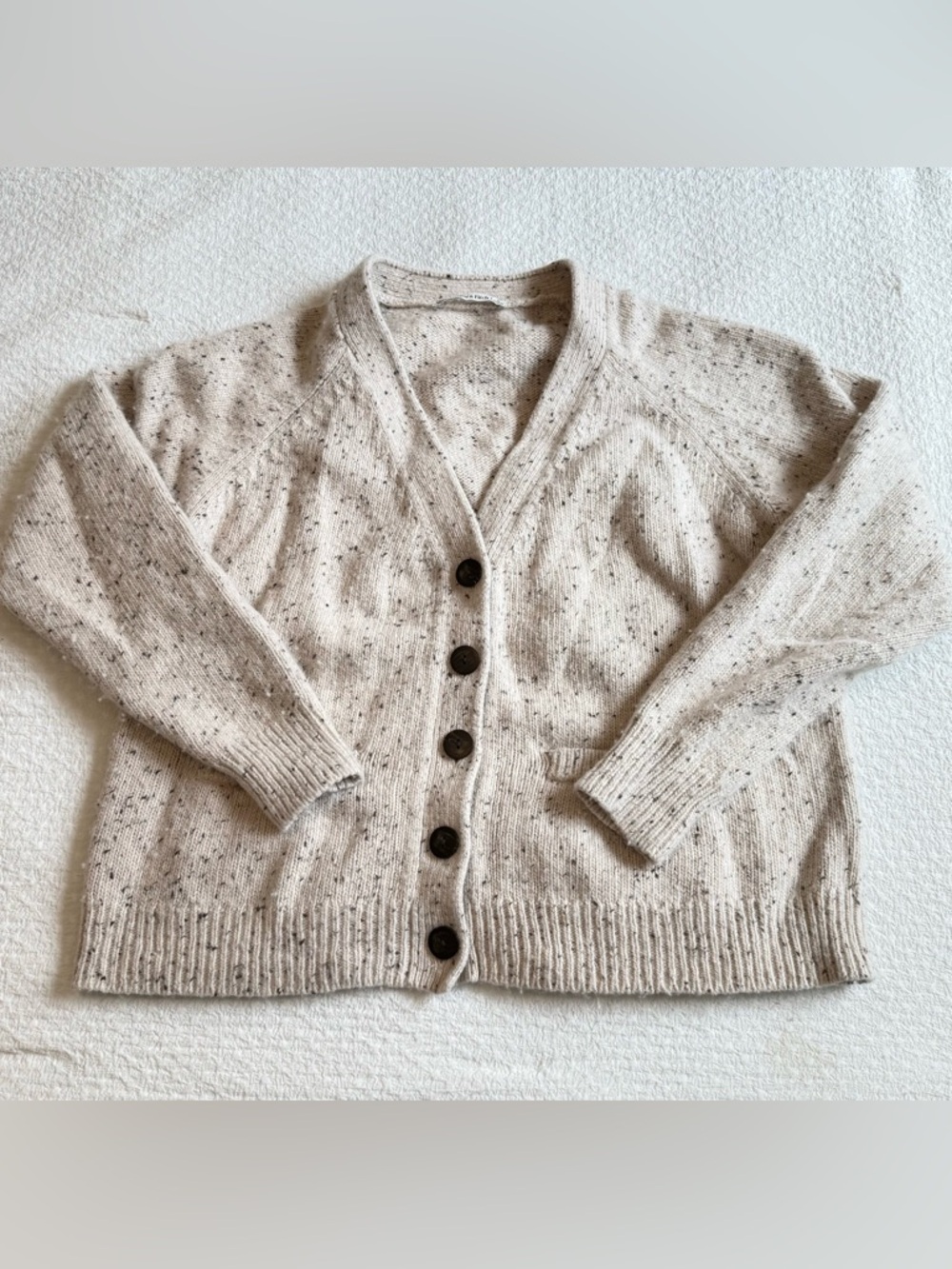 Abercrombie & Fitch Cream Speckled V‑Neck Button Cardigan